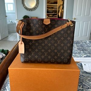 Authentic like new Louis Vuitton, graceful p.m. only worn a handful of times.